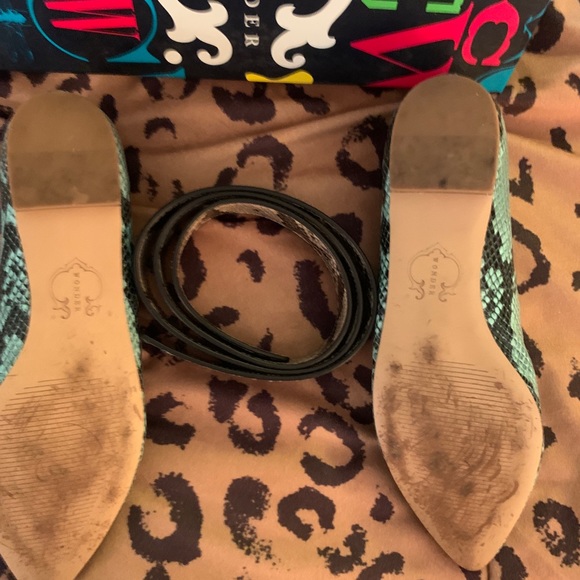 Flats and belt combo - Picture 2 of 3